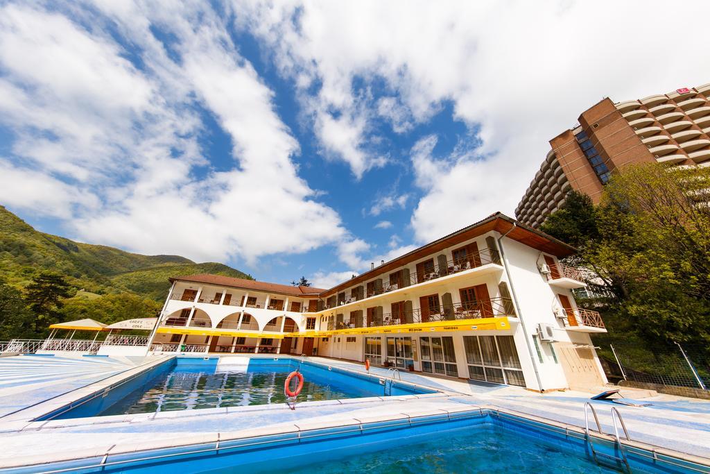 Sara'S Sons Hotel Baile Herculane Exterior photo